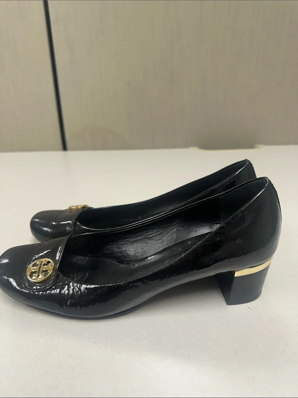Tory Burch Leather Black Patent Leather Gold Trim Pumps Size 9M